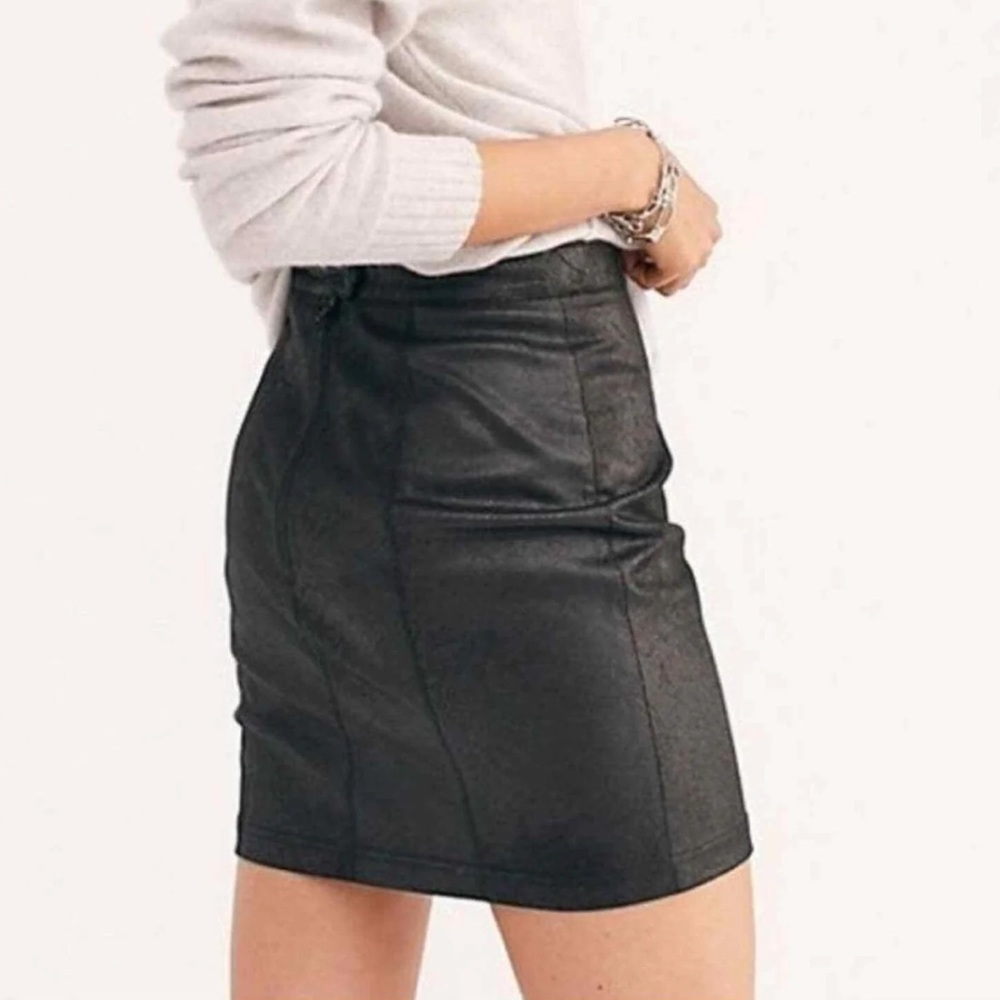 Free People Women's Rumi Ruched Mini Skirt Black Size Small - Picture 2 of 8